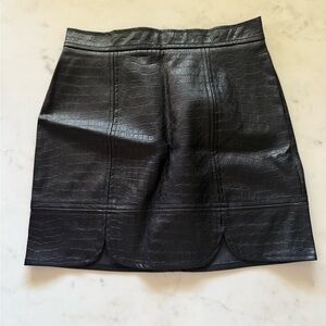 Elegant Black Leather Skirt